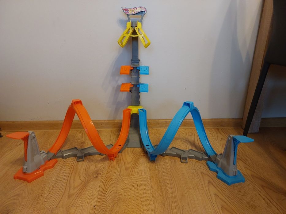 Hot Wheels Mega Wieża Pętla Tory