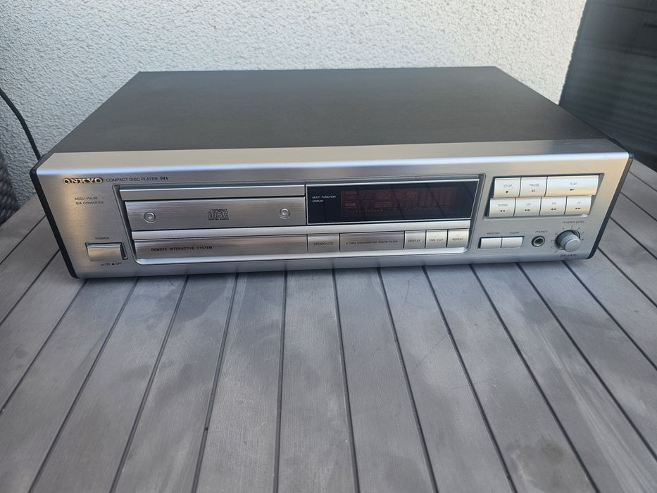 Onkyo DX-6810 i tunera T-4830
