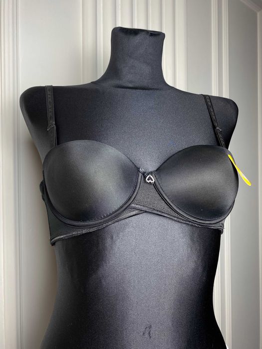 Nowy biustonosz czarny 70B bez push up usztywniany gładki underwear
