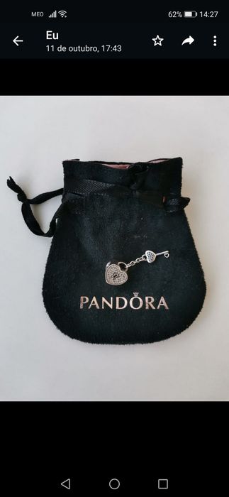 Pendente Pandora coração com chave