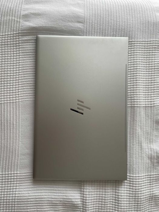 Laptop HP Envy 17 – Intel Core i7, 32 GB RAM, 256 GB SSD, NVIDIA MX450