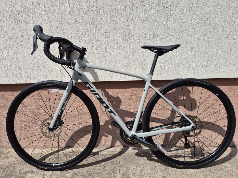 Rower szosowy Giant Contend AR, Shimano Tiagra