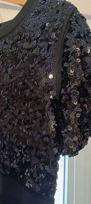 Sukienka czarna z cekinami