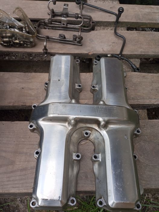 Głowica wałki rozrządu przewody paliwowe Honda cbx 650 83 - 85 r 1.238