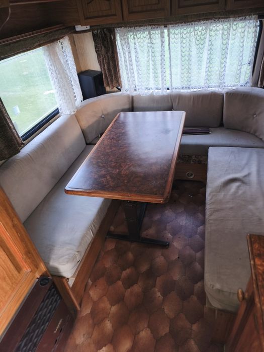 Przyczepa kempingowa KNAUS Azur 380