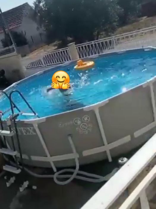 Vendo piscina pouco usada