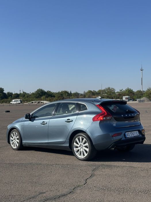 Продам Volvo v40