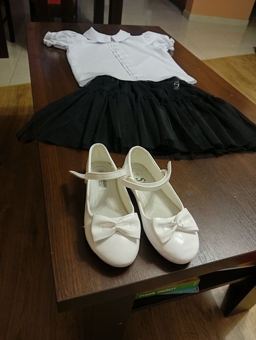 Balerinki białe bluska biała sukienka