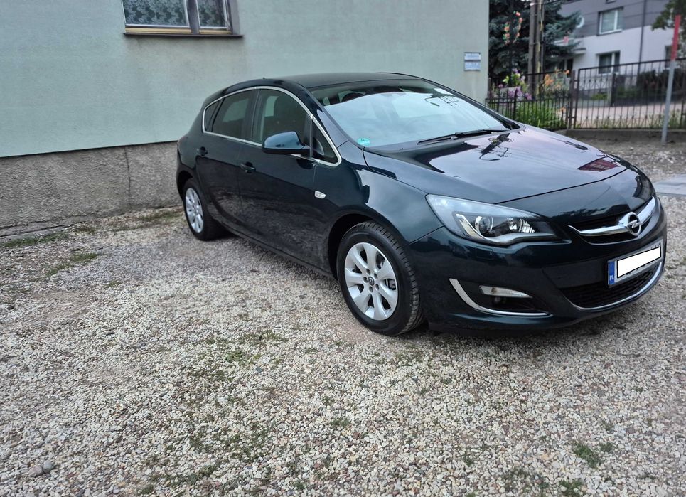 Sprzedam Opel Astra J 1,4 benz 140kM 2014 rok produkcji