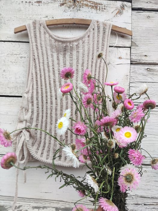 Żakardowa bluzka kamizelka plecionka