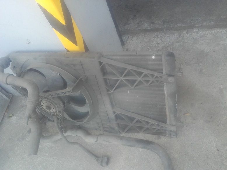 Octavia I 1.9 tdi - wentylator chłodnica wody komplet