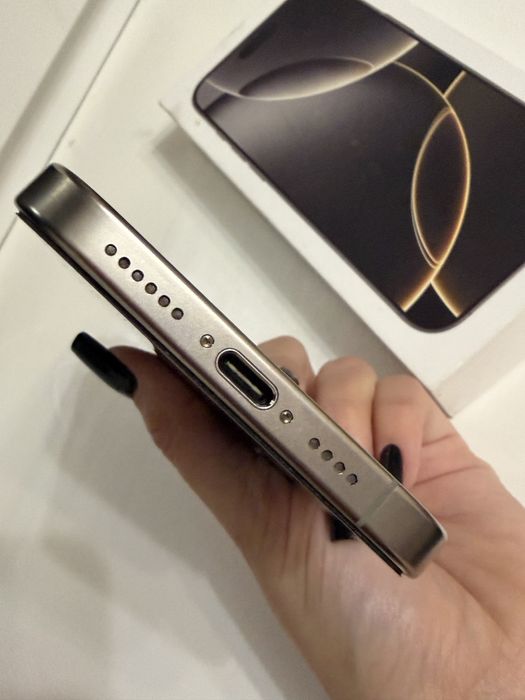 Айфон iPhone 16 Pro Max 256gb  Natural Titanium