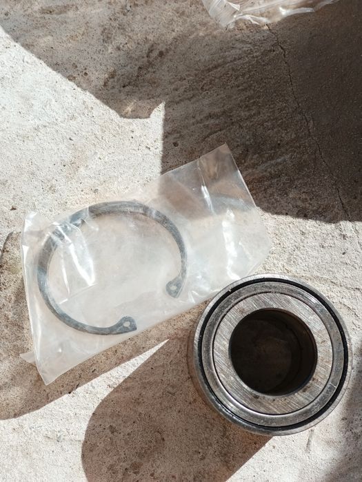 Підшипник ступіци задній. Подшипник Трафік,Віваро