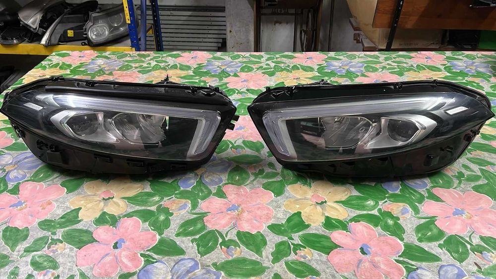Par de Faróis Mercedes Class A (W177) A 200 d (177.012)