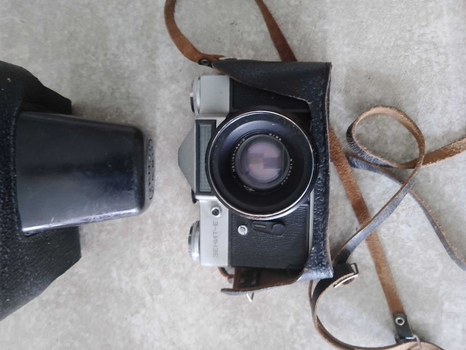 Фотоапарат Зенит-E з об'єктивом Helios 44-2 + чехол. В хорошому стані.