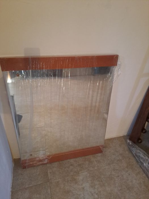 Vendo espelho Novo nunca utilizado.Ainda no plástico