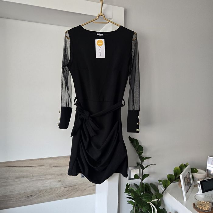 Czarna elegancka sukienka Pakuten S/M