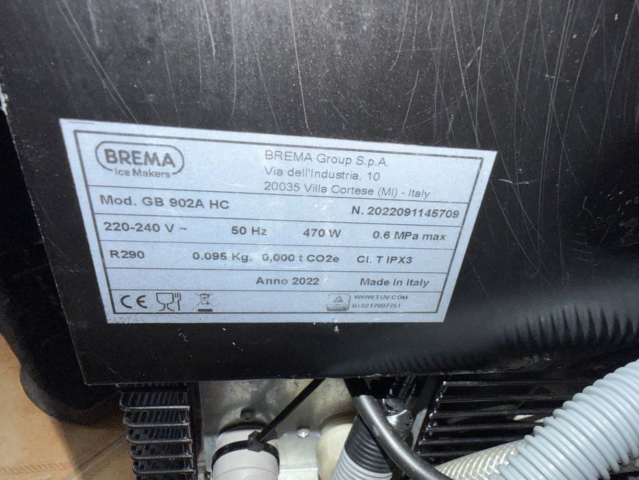 Maquina de Gelo  triturado  Brema  Produção de 60 kg a 90 kg em 24 horas