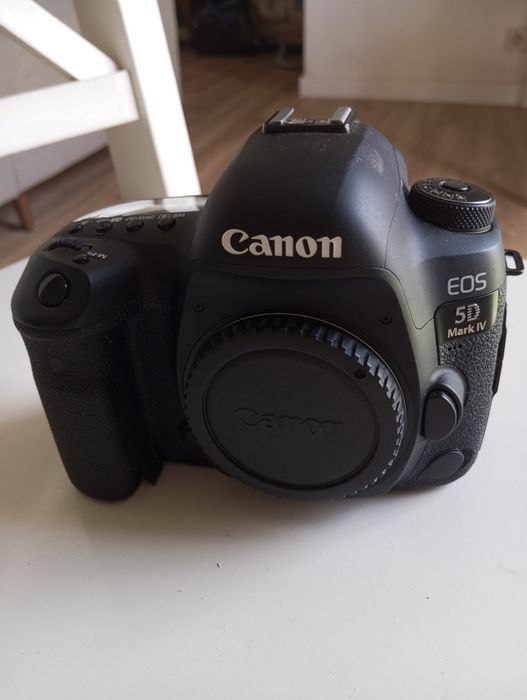 Máquina Fotográfica Canon 5D Mark IV