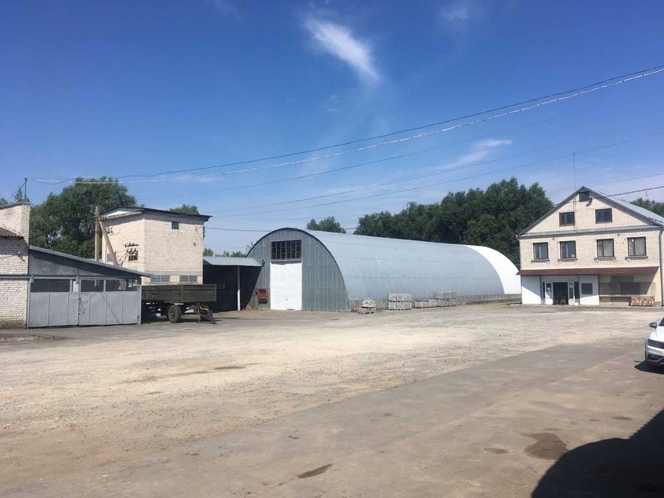 Майновий комплекс 553,7 м2, 0,5 га, Білогірʼя, вул. Залізнична,27