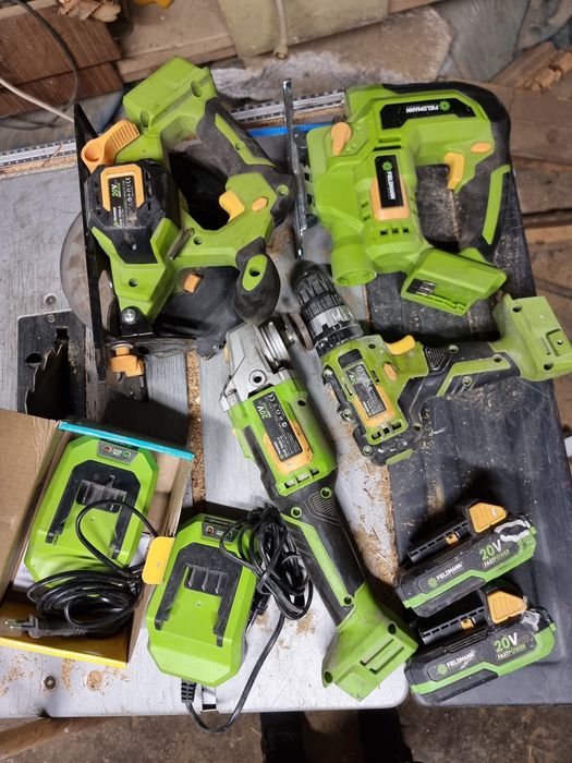 Zestaw narzędzi akumulatorowych szlifierka wkrętarka 2x aku