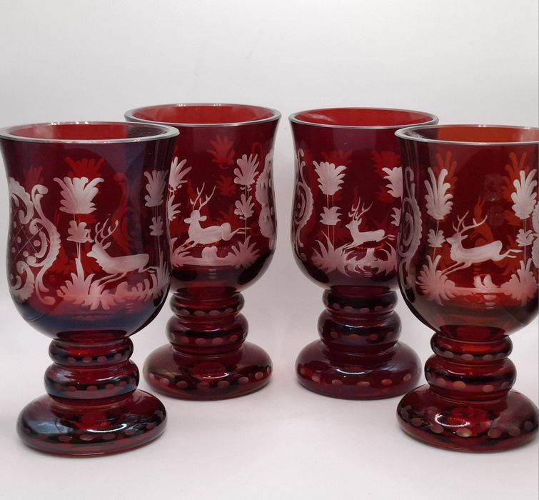 Rubinowe szkło ALFRED TAUBE- dzbanek + 4 kielichy