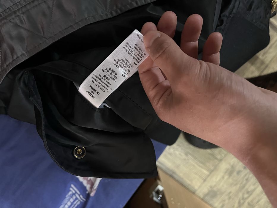 Продам бомбер alpha industries