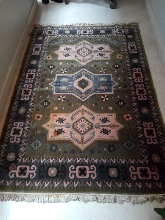 Vendo carpetes em bom estado.