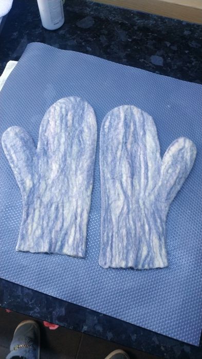 Рукавички валяні з вовни