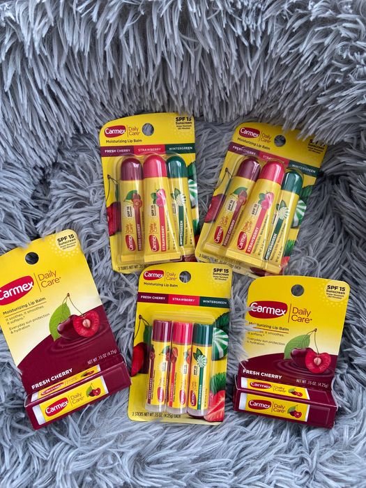 Carmex зволожуючий бальзам для губ