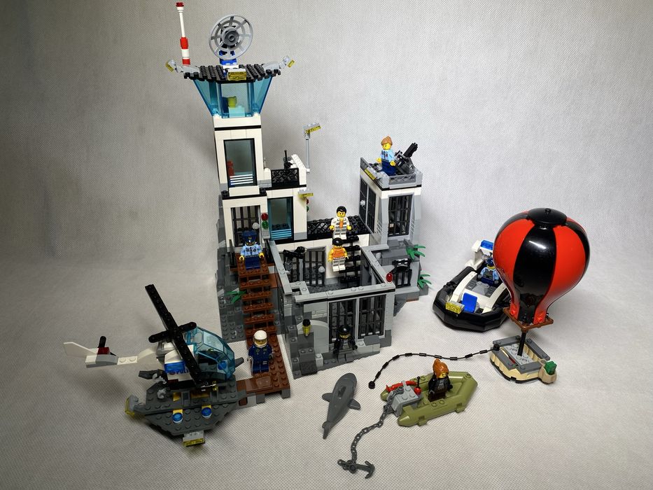 Lego 60130 - Prison Island