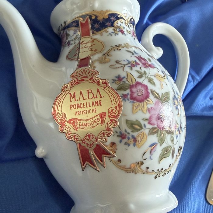 Conjunto de porcelana M.A.B.A T limoges