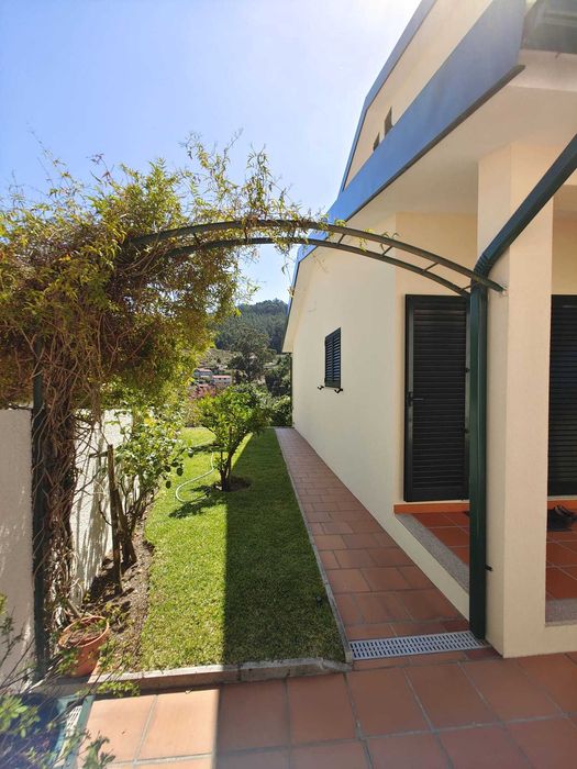 Moradia T5 com excelente localização em Vouzela