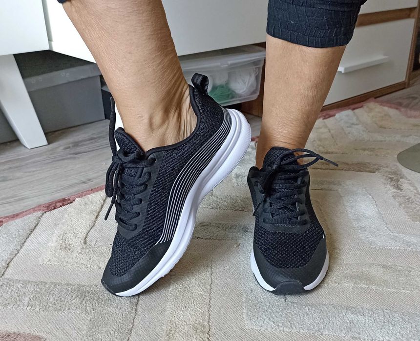 Młodzieżowe damskie Sneakersy r. 36 Memory Foam czarne, nowe lekkie oddychające Work Out.