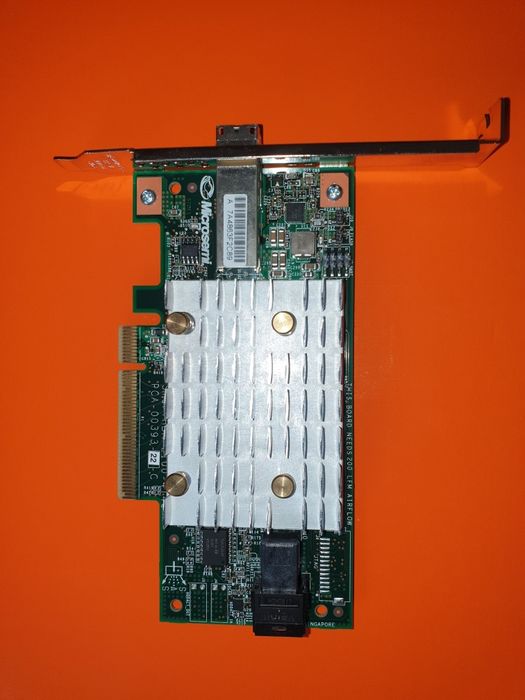 OKAZJA Microsemi Adaptec SmartHBA 2100-4i4e mozna podlaczyć 8 dysków