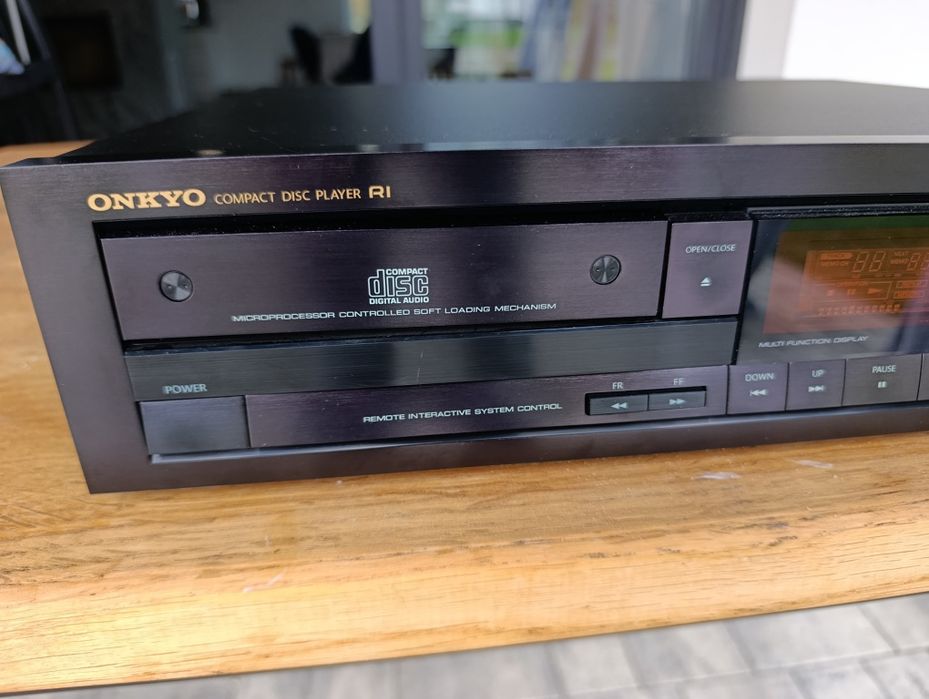 Odtwarzacz CD Onkyo DX 6530