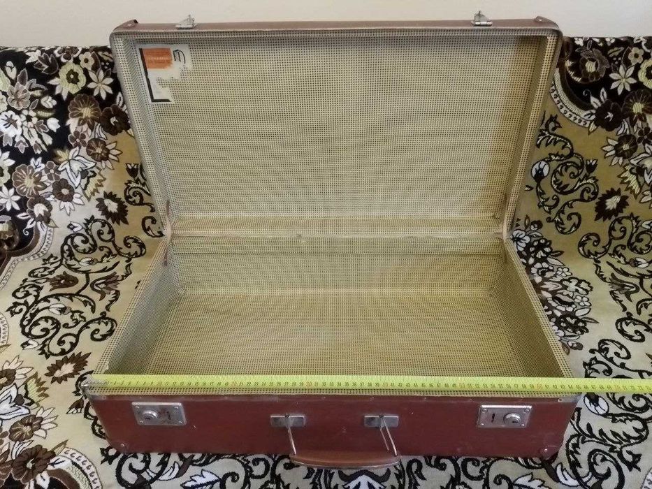 Валізи в асортименті