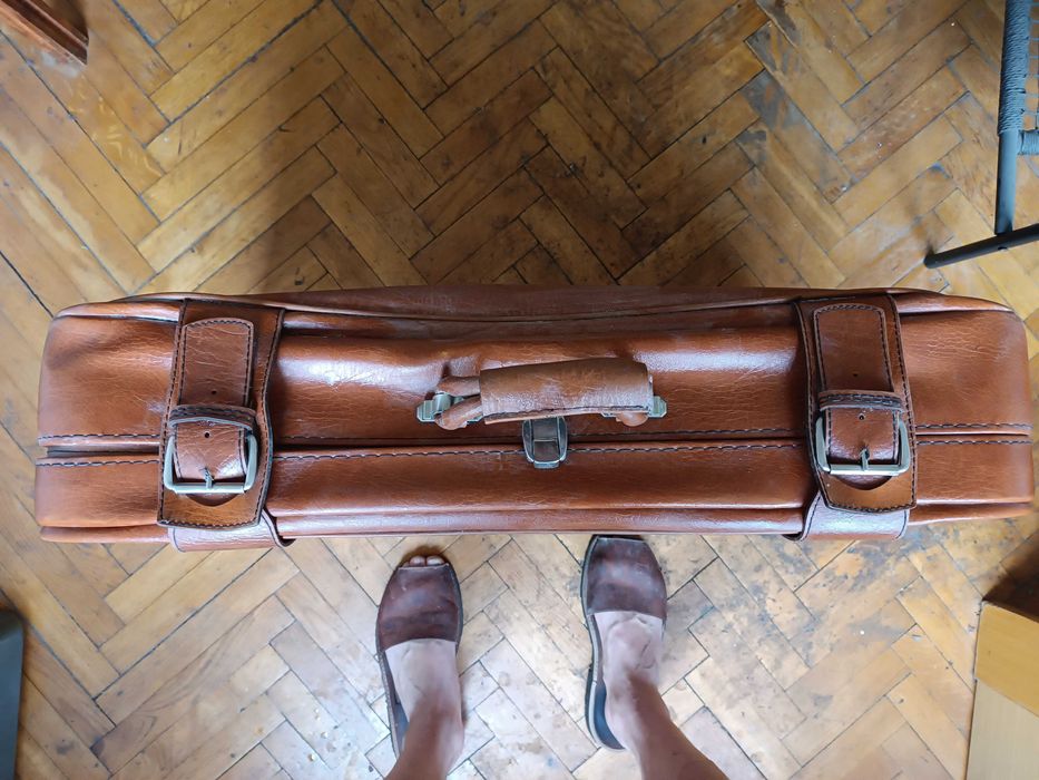 Продам чемоданы советские