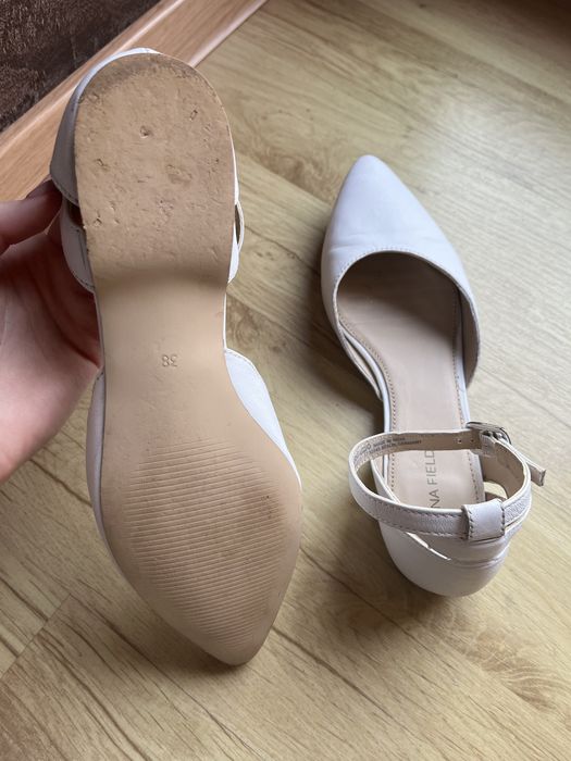 Skórzane białe czółenka baleriny