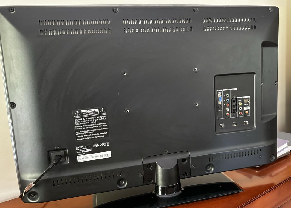 TV LCD 32 Acer com comando64586355965313121