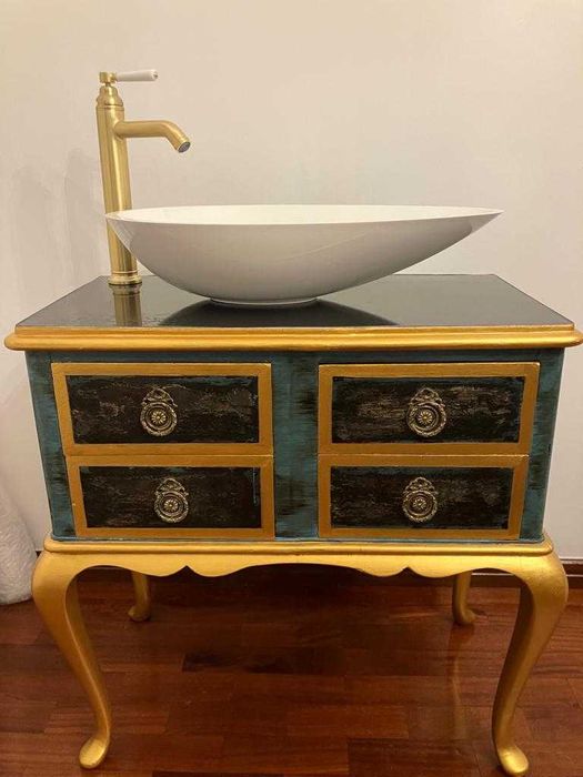 Cómoda lavatório adaptação e restauro, espaço e iluminação decorativa