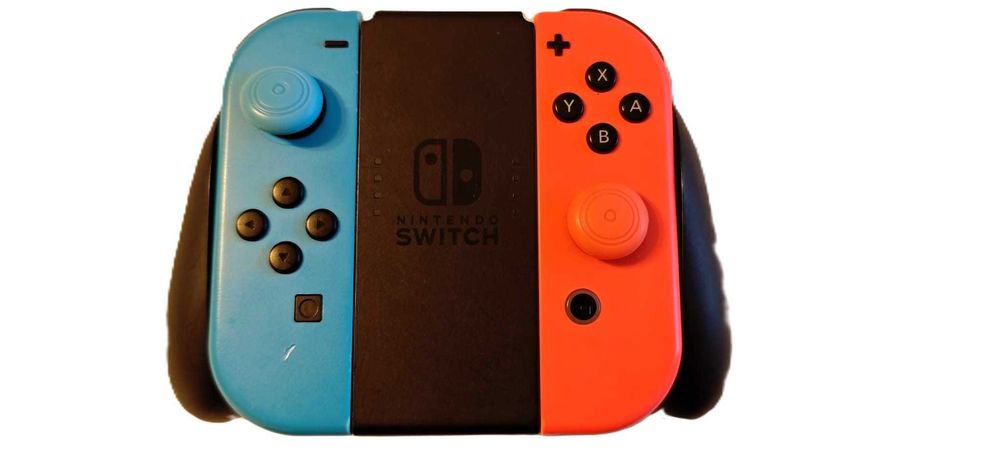 Nintendo Switch V2 Completa + MicroSD256GB + 2 Bolsas + NBA 2K24 - Kobe B Edition