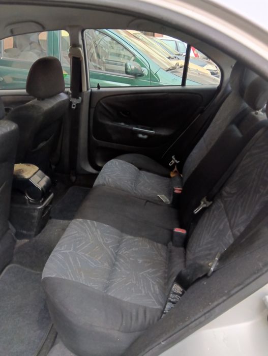 Vendo Mitsubishi Carisma 2000