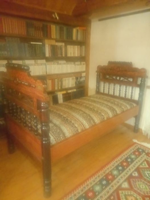 Кровать деревянная (более 100 лет,после реставрации)