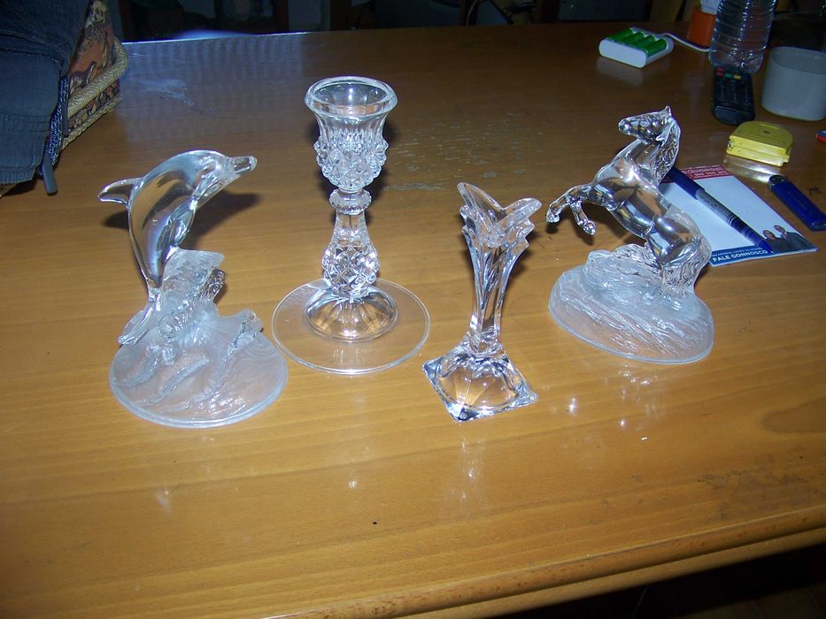lote de 4 estatuetas em vidro - golfinho, cavalo, jarra, pedestral