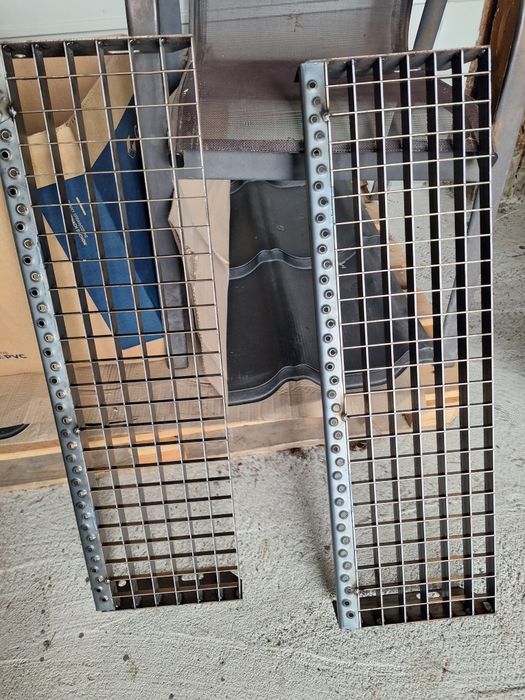 Schody , stopnie, kraty pomostowe, podesty regał