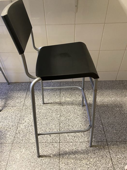 4 bancos / cadeiras altas IKEA - 9 euros cada