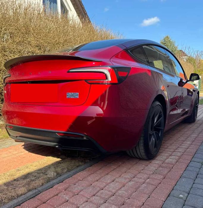 Tesla Model 3 2025