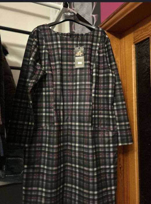 Нове плаття з біркою