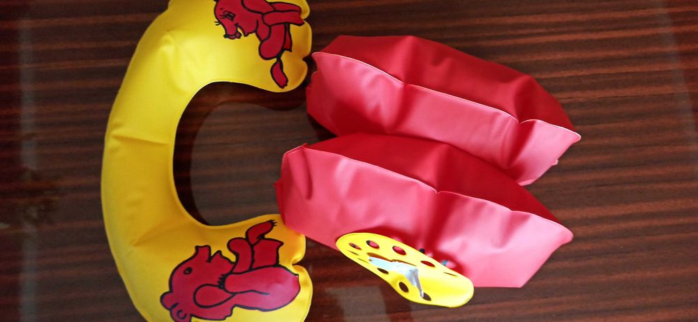 Игрушка телефон надувной детский